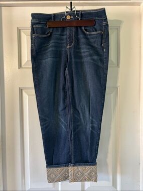 WHBM Slim Embroidered Cropped dark wash Jeans